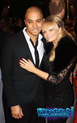 Click to view full size image
==============
SGFB_National_Television_Awards0008.jpg SGFB_National_Television_Awards0008.jpg