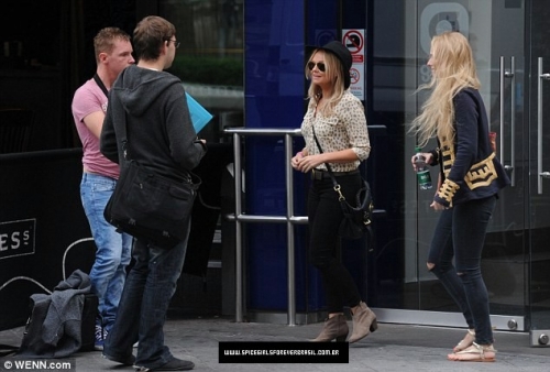 Click to view full size image
==============
SGFB_Londres00005.jpg SGFB_Londres00005.jpg