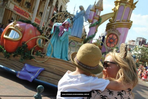 Click to view full size image
==============
SGFB_Paris00006.jpg SGFB_Paris00006.jpg