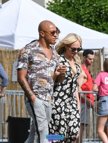 Click to view full size image
==============
SGFB_House00006.jpg SGFB_House00006.jpg