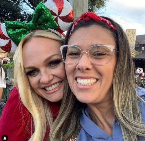 Click to view full size image
==============
SGFB_Disneyland00002.jpg SGFB_Disneyland00002.jpg