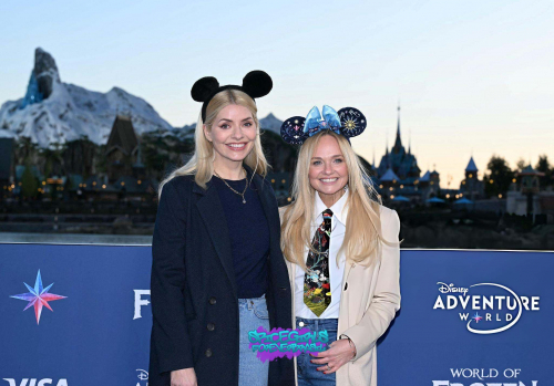 Click to view full size image
==============
SGFB_Disneyland00001.jpg SGFB_Disneyland00001.jpg