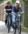 SGFB_Geri_Halliwell_biking_in_London00002.jpg