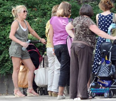 Click to view full size image
==============
SGFB_zoo00006.jpg SGFB_zoo00006.jpg