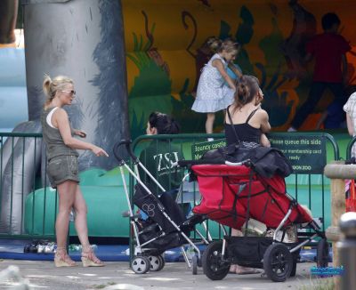 Click to view full size image
==============
SGFB_zoo00009.jpg SGFB_zoo00009.jpg