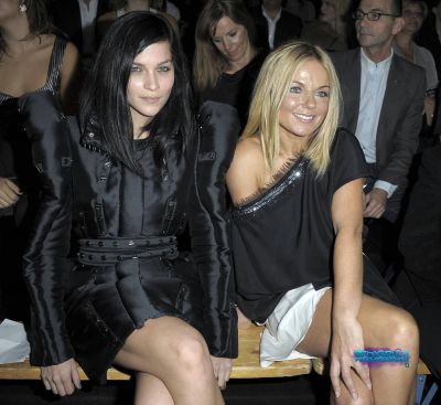 Click to view full size image
==============
SGFB_Viktor___Rolf0058.jpg SGFB_Viktor___Rolf0058.jpg