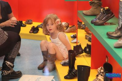 Click to view full size image
==============
SGFB_Cannes0008.jpg SGFB_Cannes0008.jpg