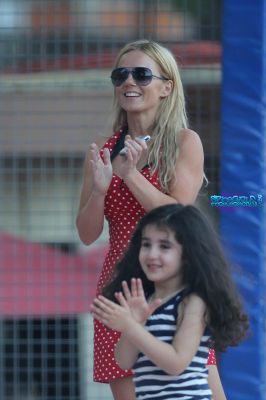 Click to view full size image
==============
SGFB_Monaco20032.jpg SGFB_Monaco20032.jpg