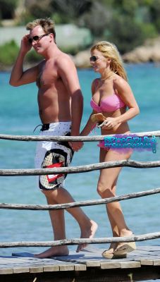 Click to view full size image
==============
SGFB_Porto_Cervo0019.jpg SGFB_Porto_Cervo0019.jpg