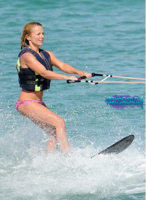 Click to view full size image
==============
SGFB_Porto_Cervo0024.jpg SGFB_Porto_Cervo0024.jpg