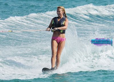 Click to view full size image
==============
SGFB_Porto_Cervo0035.jpg SGFB_Porto_Cervo0035.jpg