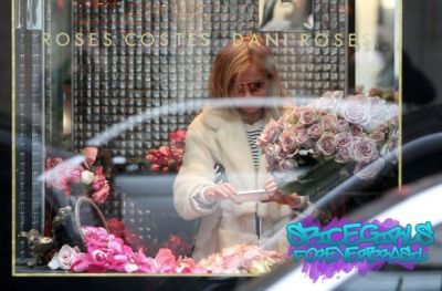 Click to view full size image
==============
SGFB_Paris00068.jpg SGFB_Paris00068.jpg