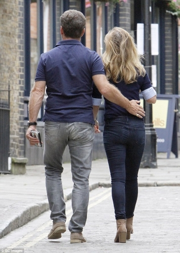 Click to view full size image
==============
SGFB_Londres00001.jpg SGFB_Londres00001.jpg