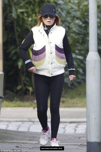 Click to view full size image
==============
SGFB_Londres00001.jpg SGFB_Londres00001.jpg