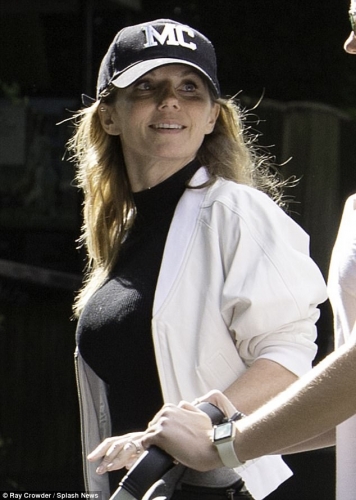 Click to view full size image
==============
SGFB_Londres00001.jpg SGFB_Londres00001.jpg