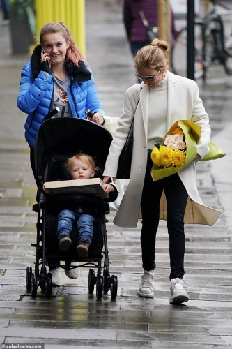 Click to view full size image
==============
SGFB_Londres00014.jpg SGFB_Londres00014.jpg