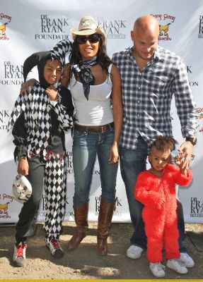 Click to view full size image
==============
98862_MelanieBrownHalloween14_122_372lo.jpg 98862_MelanieBrownHalloween14_122_372lo.jpg