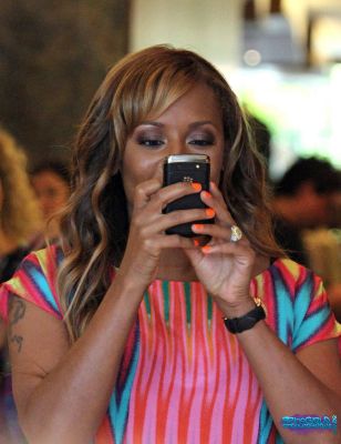 Click to view full size image
==============
SGFB_Beverly_Hills0005.jpg SGFB_Beverly_Hills0005.jpg