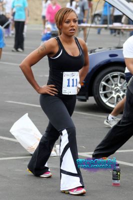 Click to view full size image
==============
SGFB_Keep_LA_Running00009.jpg SGFB_Keep_LA_Running00009.jpg