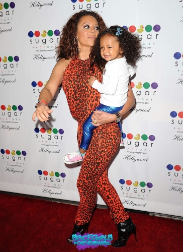 Click to view full size image
==============
SGFB_Sugar00019.jpg SGFB_Sugar00019.jpg