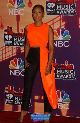 Click to view full size image
==============
SGFB_iHeartRadio00004.jpg SGFB_iHeartRadio00004.jpg