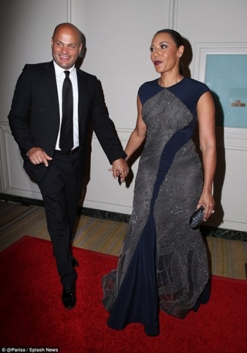 Click to view full size image
==============
SGFB_Smilef00009.jpg SGFB_Smilef00009.jpg