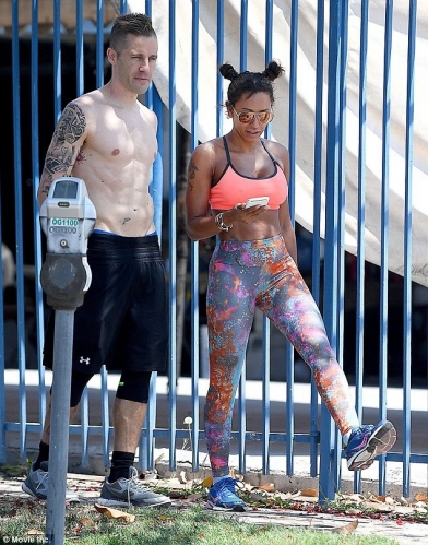 Click to view full size image
==============
SGFB_MB00005.jpg SGFB_MB00005.jpg