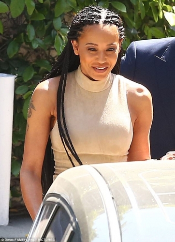 Click to view full size image
==============
SGFB_Hollywood00024.jpg SGFB_Hollywood00024.jpg