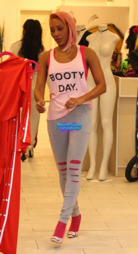 Click to view full size image
==============
SGFB_Hollywood00004.jpg SGFB_Hollywood00004.jpg