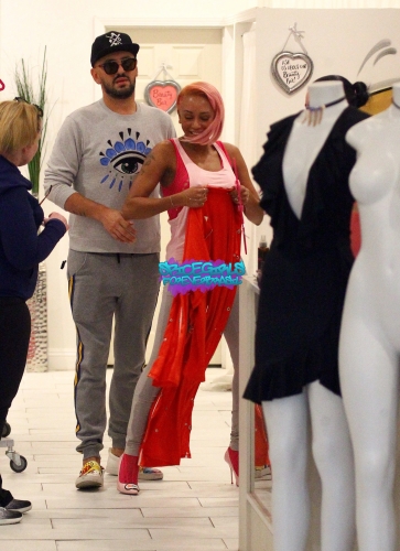 Click to view full size image
==============
SGFB_Hollywood00059.jpg SGFB_Hollywood00059.jpg