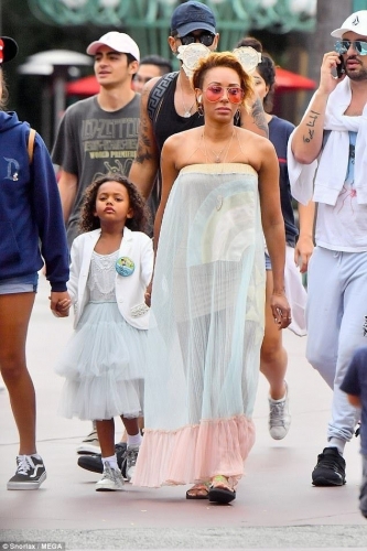 Click to view full size image
==============
SGFB_Disney00002.jpg SGFB_Disney00002.jpg