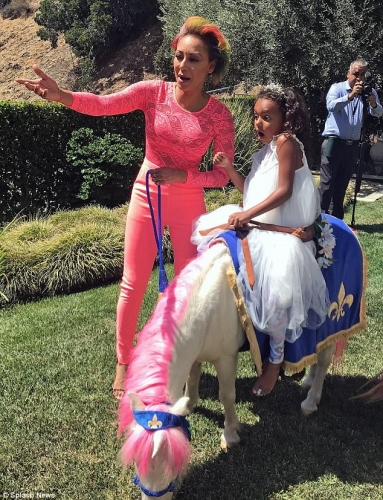 Click to view full size image
==============
SGFB_Bday00006.jpg SGFB_Bday00006.jpg