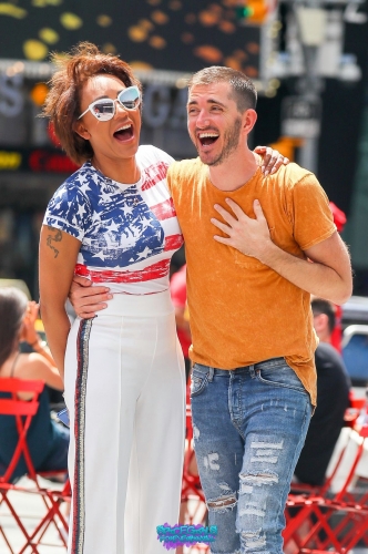 Click to view full size image
==============
SGFB_NY00005.jpg SGFB_NY00005.jpg