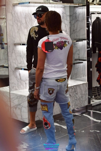 Click to view full size image
==============
SGFB_Londres00009.jpg SGFB_Londres00009.jpg