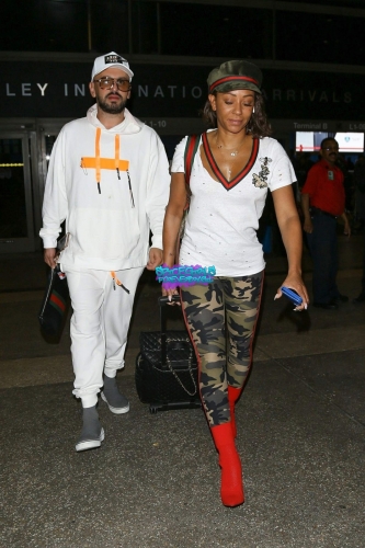 Click to view full size image
==============
SGFB_LAX00001.jpg SGFB_LAX00001.jpg