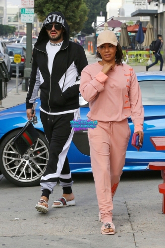 Click to view full size image
==============
SGFB_LA00001.jpg SGFB_LA00001.jpg