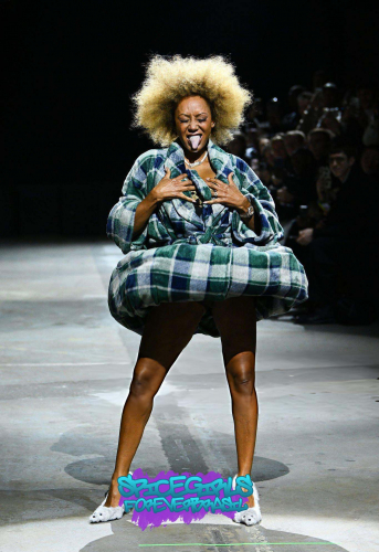 Click to view full size image
==============
SGFB_Zinko00006.jpg SGFB_Zinko00006.jpg