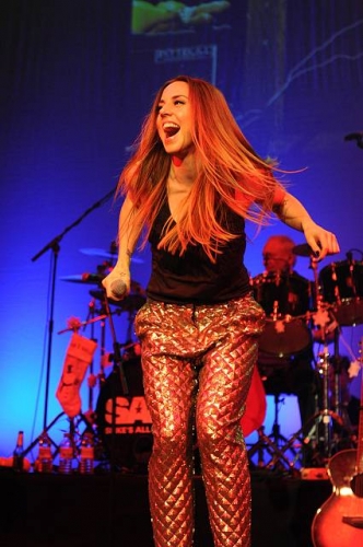 Click to view full size image
==============
SASBAND_ZB5103_257340_0034.jpg SASBAND_ZB5103_257340_0034.jpg