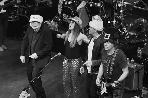 Click to view full size image
==============
SASBAND_ZB5103_257340_0054.jpg SASBAND_ZB5103_257340_0054.jpg