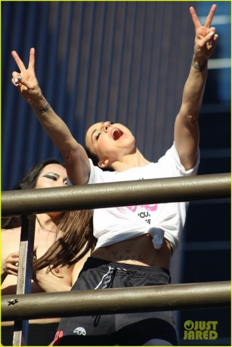 Click to view full size image
==============
SGFB_SP00004.jpg SGFB_SP00004.jpg