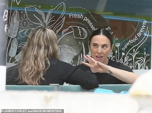 Click to view full size image
==============
SGFB_Londres00008.jpg SGFB_Londres00008.jpg