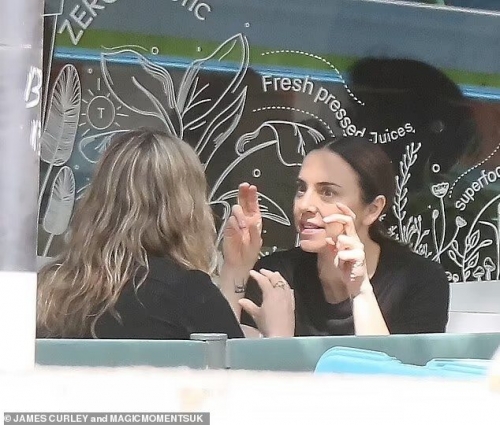 Click to view full size image
==============
SGFB_Londres00013.jpg SGFB_Londres00013.jpg