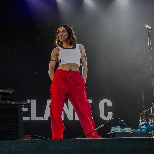 Click to view full size image
==============
SGFB_Victorious00001.jpg SGFB_Victorious00001.jpg