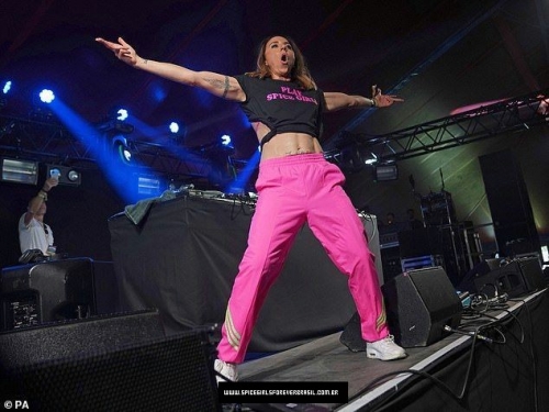 Click to view full size image
==============
SGFB_Glastonbury00001.jpg SGFB_Glastonbury00001.jpg