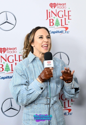 Click to view full size image
==============
SGFB_IHeartRadio00012.jpg SGFB_IHeartRadio00012.jpg