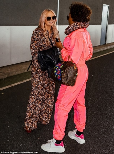 Click to view full size image
==============
SGFB_Londres00009.jpg SGFB_Londres00009.jpg