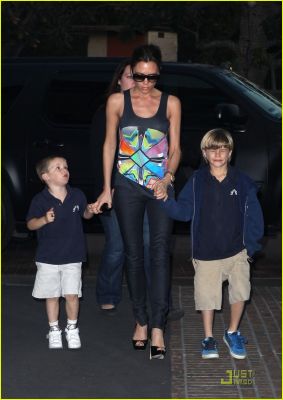 victoria-beckham-family-feature-12.jpg