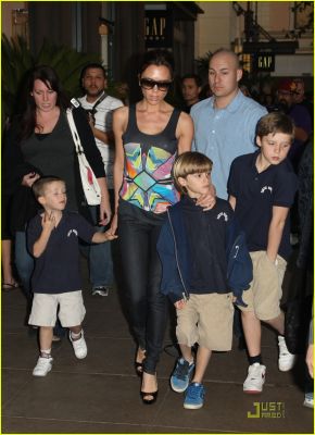 victoria-beckham-family-feature-25.jpg