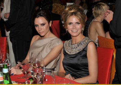 Click to view full size image
==============
Victoria_Beckham_Elton_John489.jpg Victoria_Beckham_Elton_John489.jpg