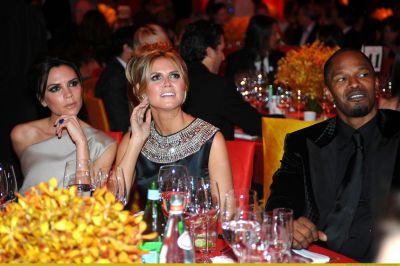 Click to view full size image
==============
Victoria_Beckham_Elton_John492.jpg Victoria_Beckham_Elton_John492.jpg